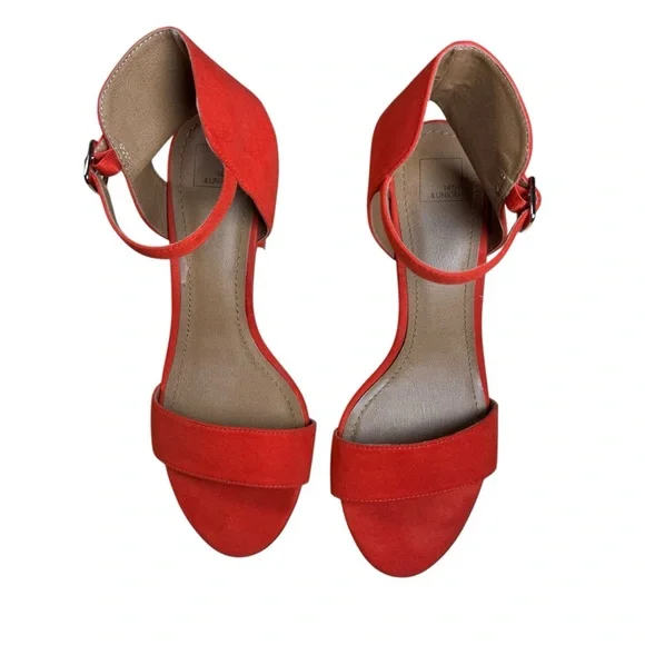 🔥CLEAR OUT🔥 Beautiful Vibrant Red Orthaheel Heels - Picture 2 of 9